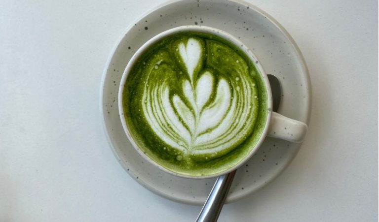 matcha latte recept